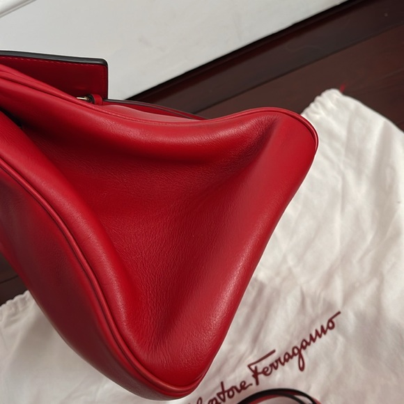 Salvatore Ferragamo Red Leather Studio Bag - Picture 5 of 13